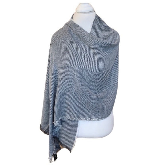 INC International Concepts Two-Tone Shine Scarf Wrap, Black/White One Size - Picture 6 of 7